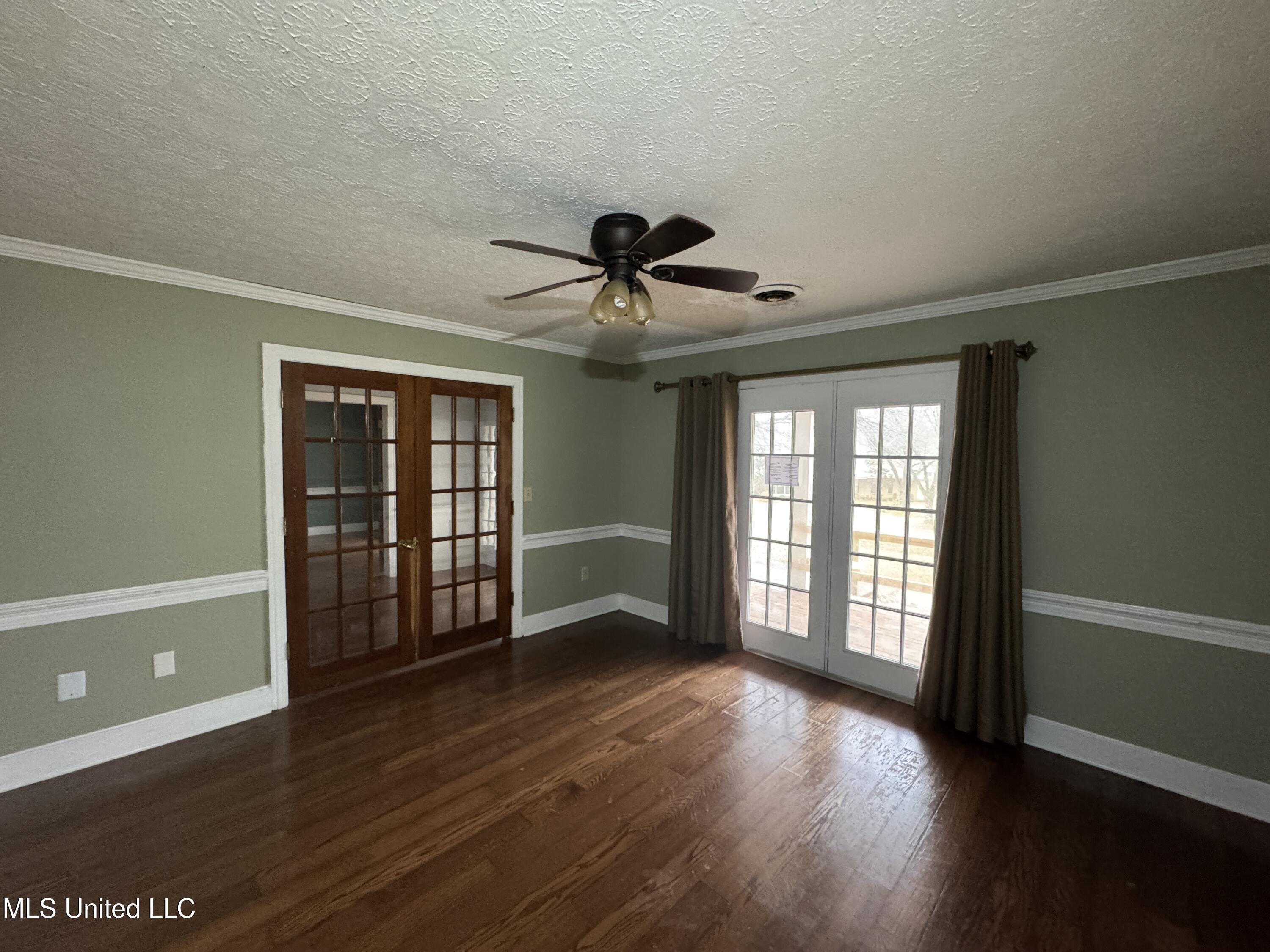 105 Easthaven Drive Property Photo 6