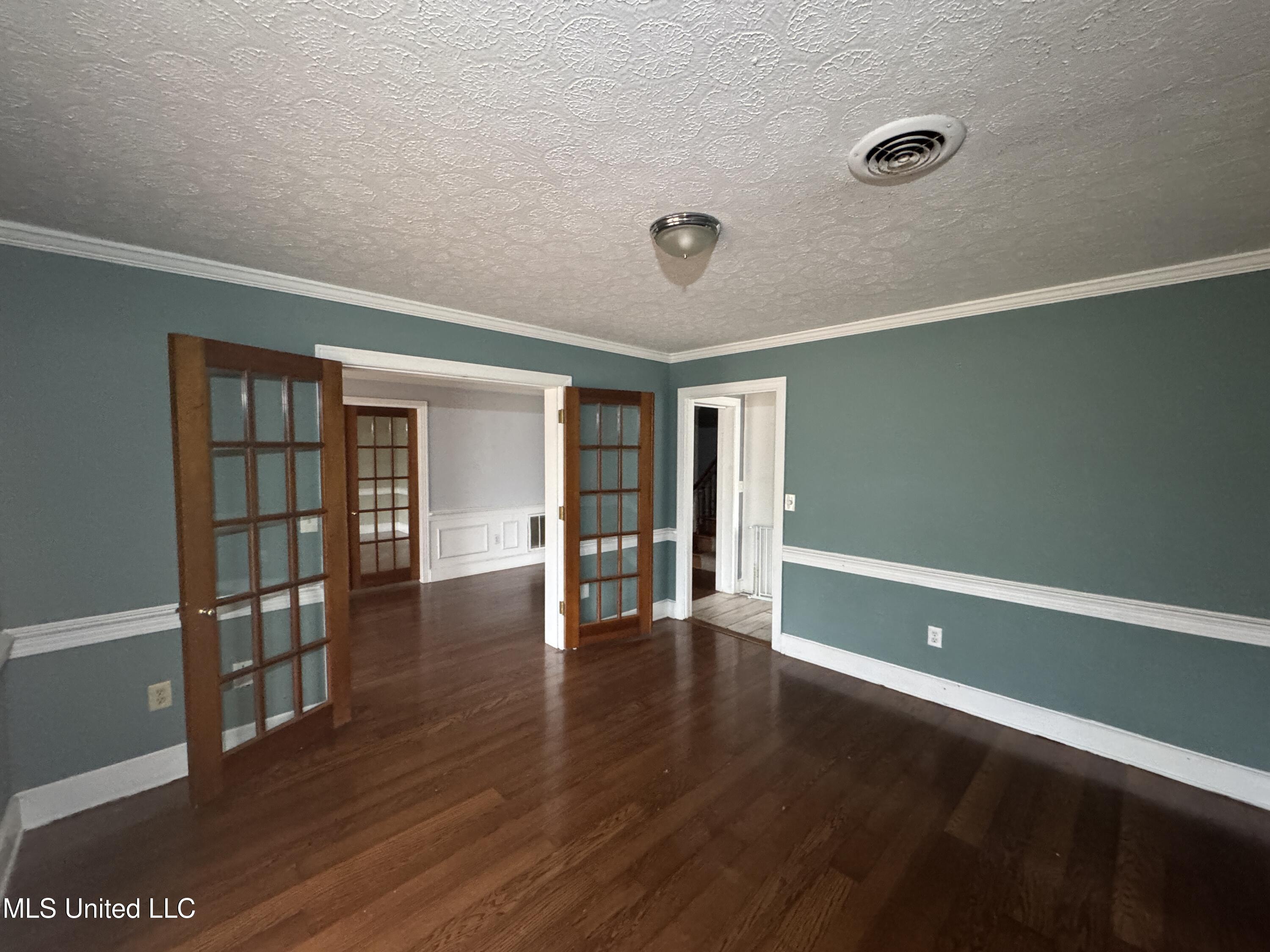 105 Easthaven Drive Property Photo 8