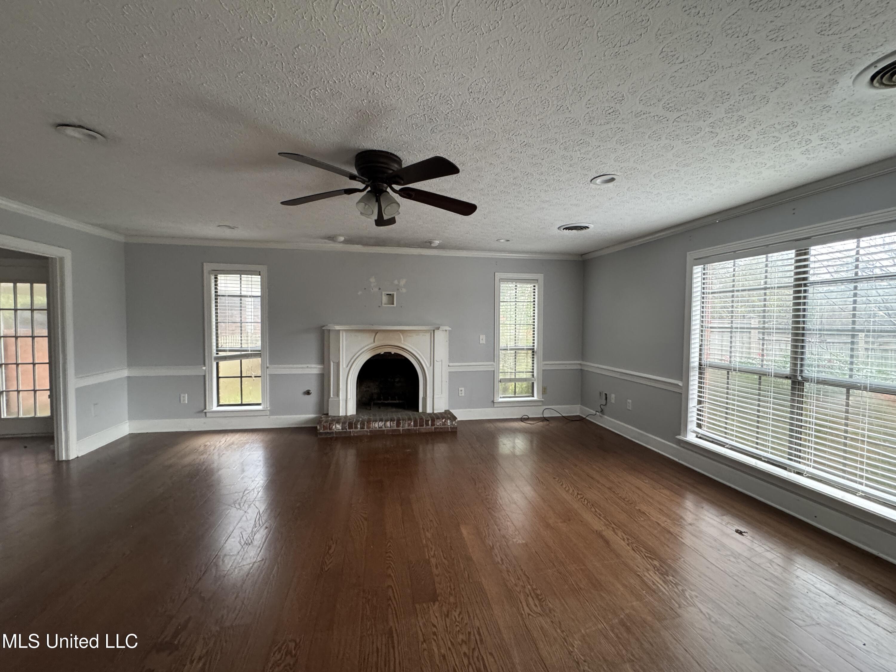 105 Easthaven Drive Property Photo 10