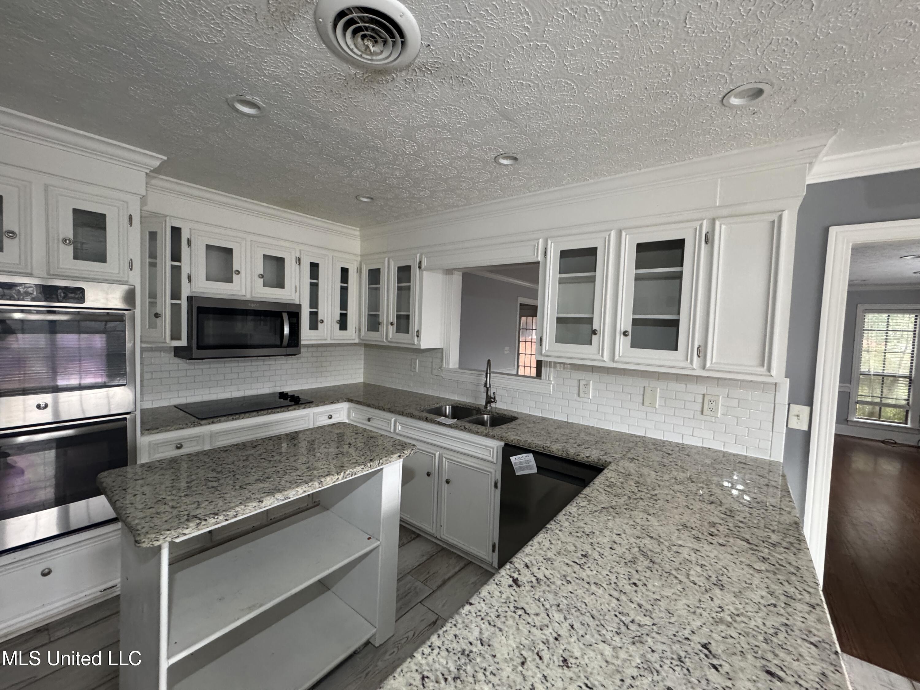 105 Easthaven Drive Property Photo 13