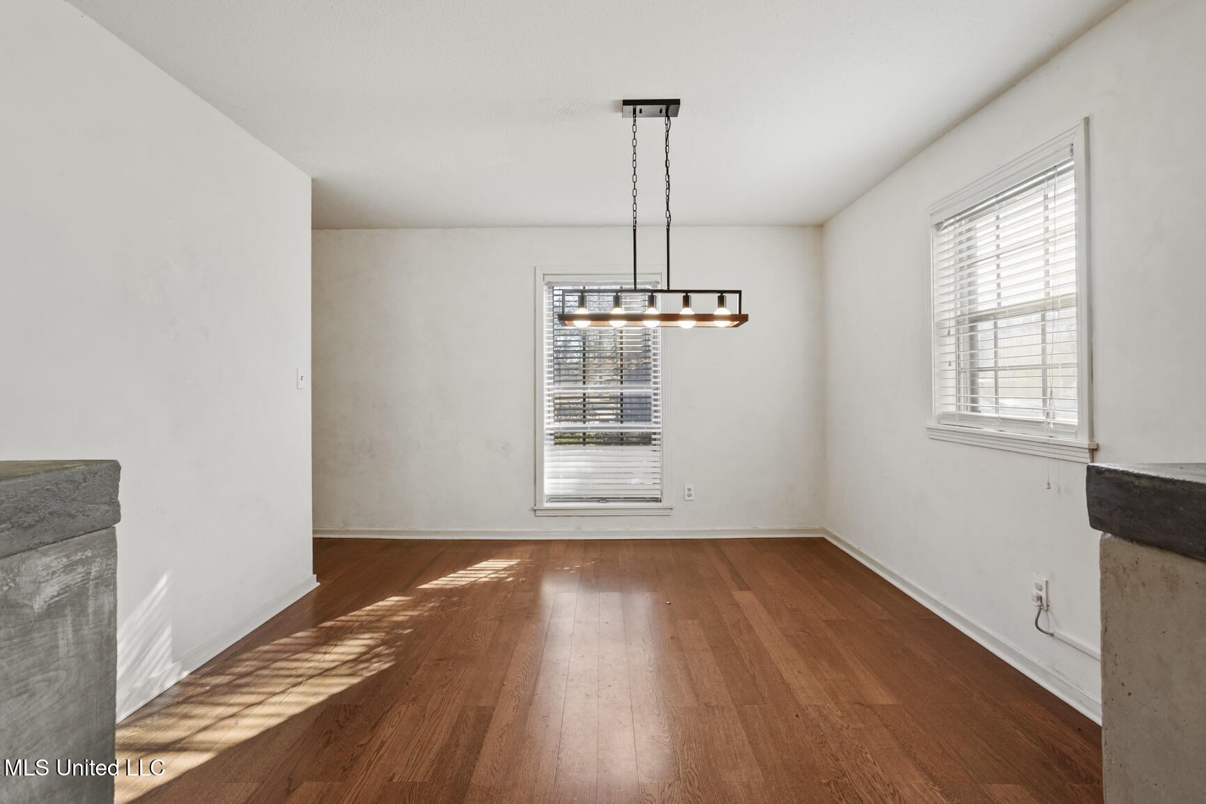 1405 Riverwood Drive Property Photo 4