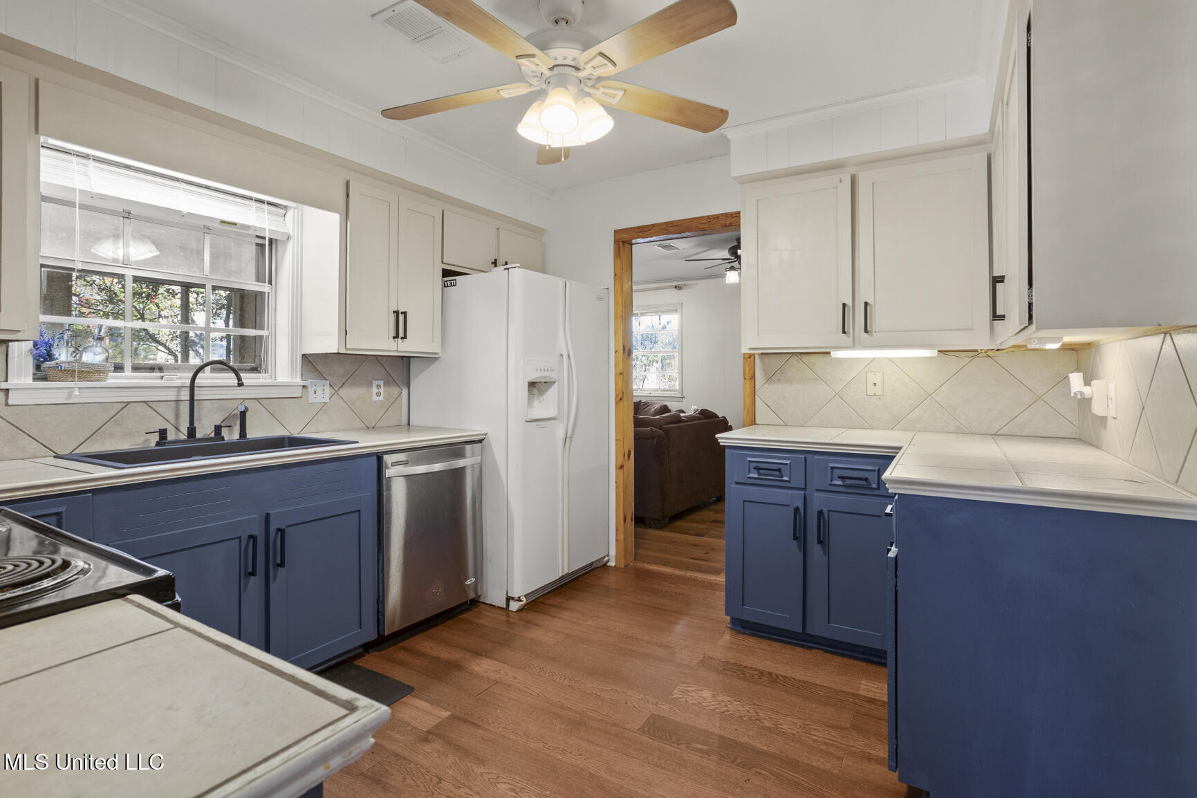 1405 Riverwood Drive Property Photo 8