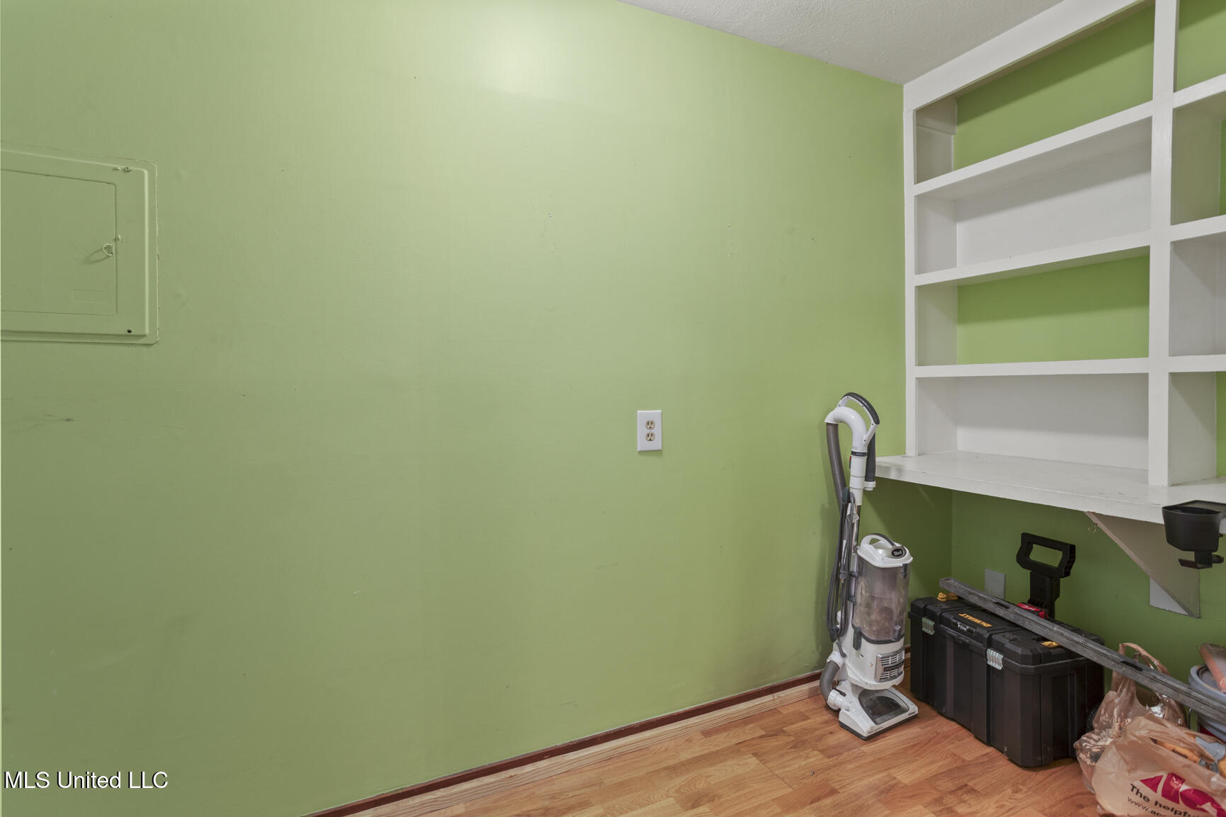 1405 Riverwood Drive Property Photo 18