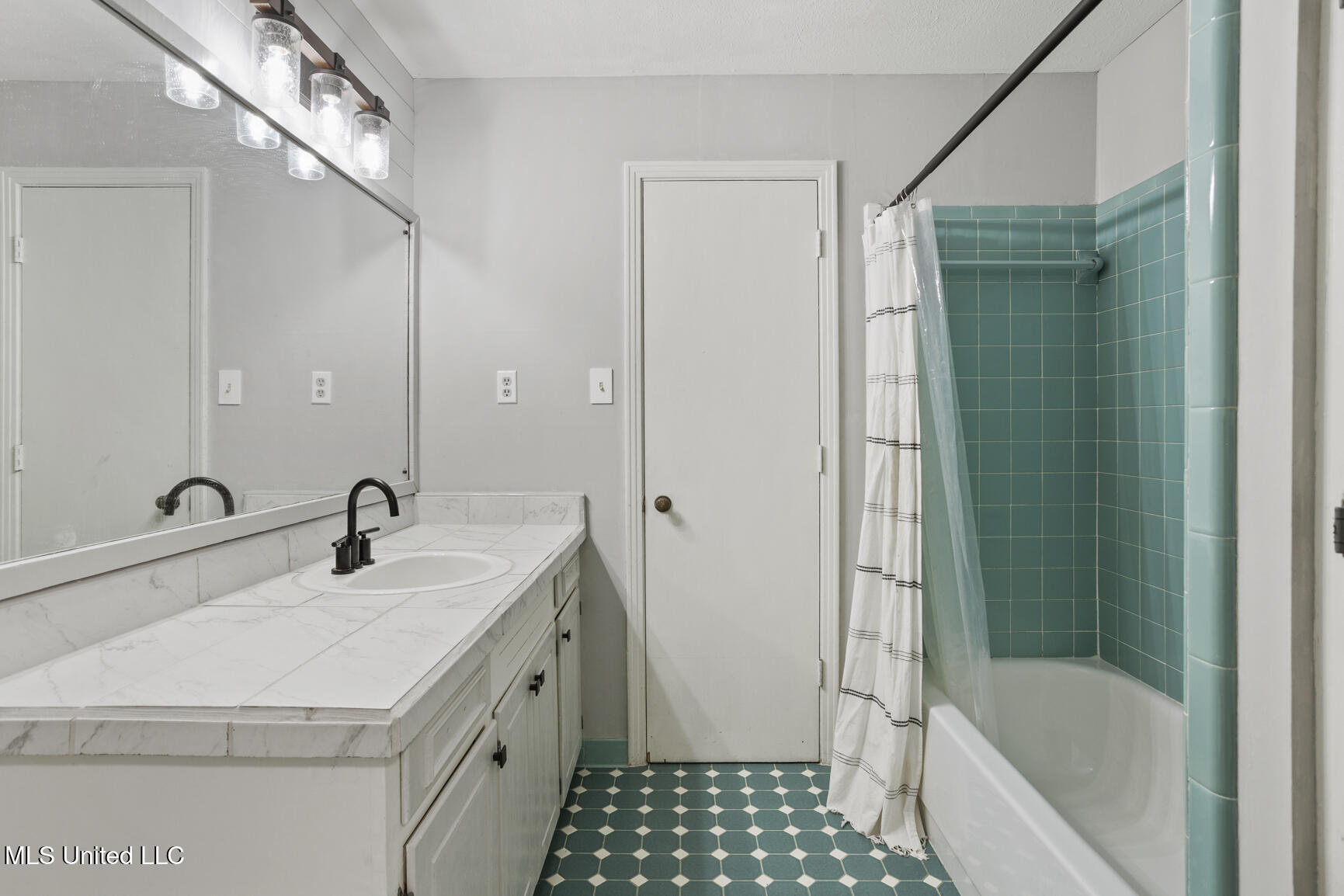 1405 Riverwood Drive Property Photo 21