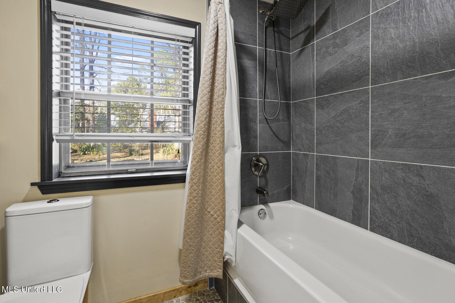 1405 Riverwood Drive Property Photo 29