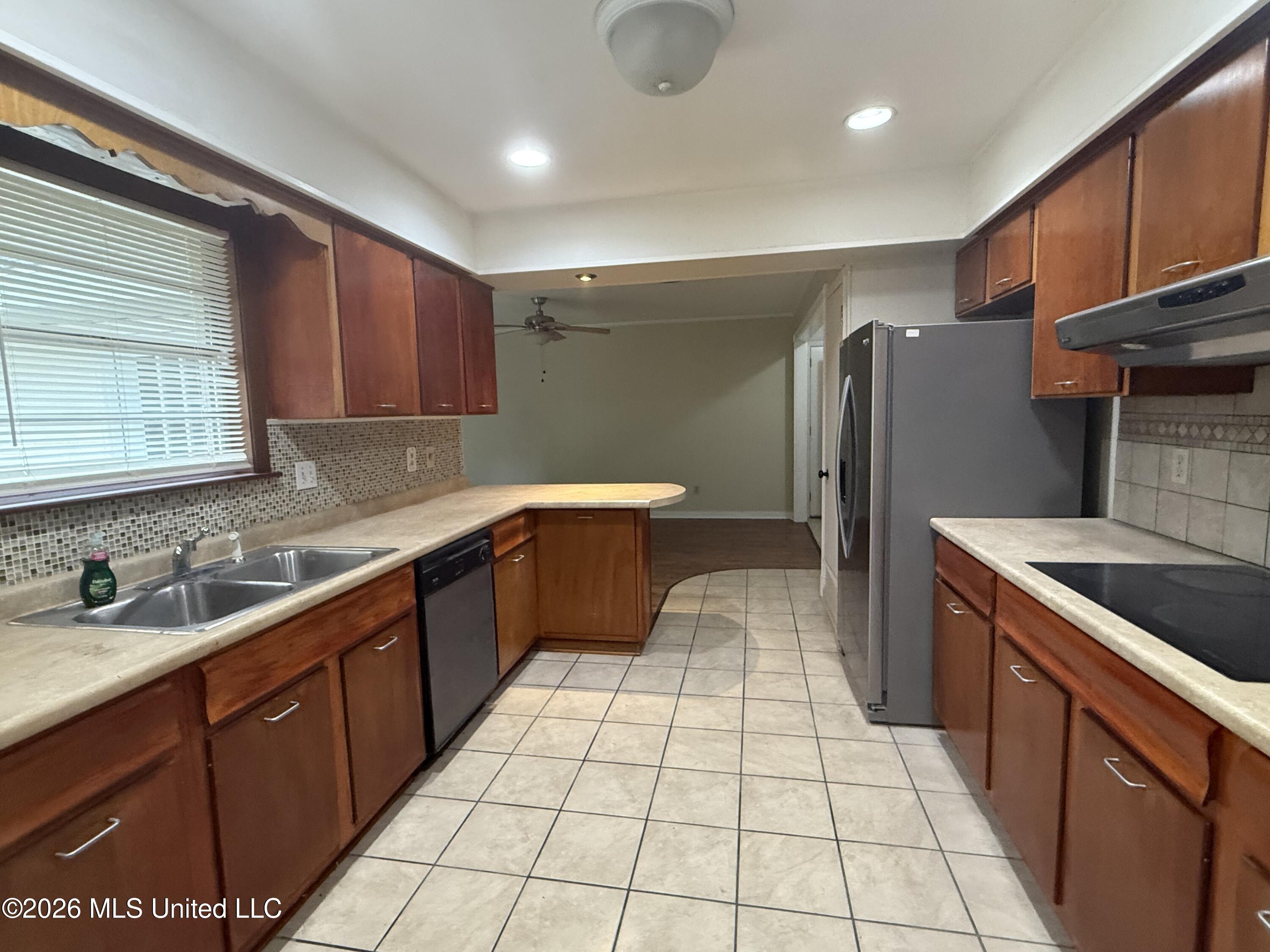 2265 Popps Ferry Property Photo 15