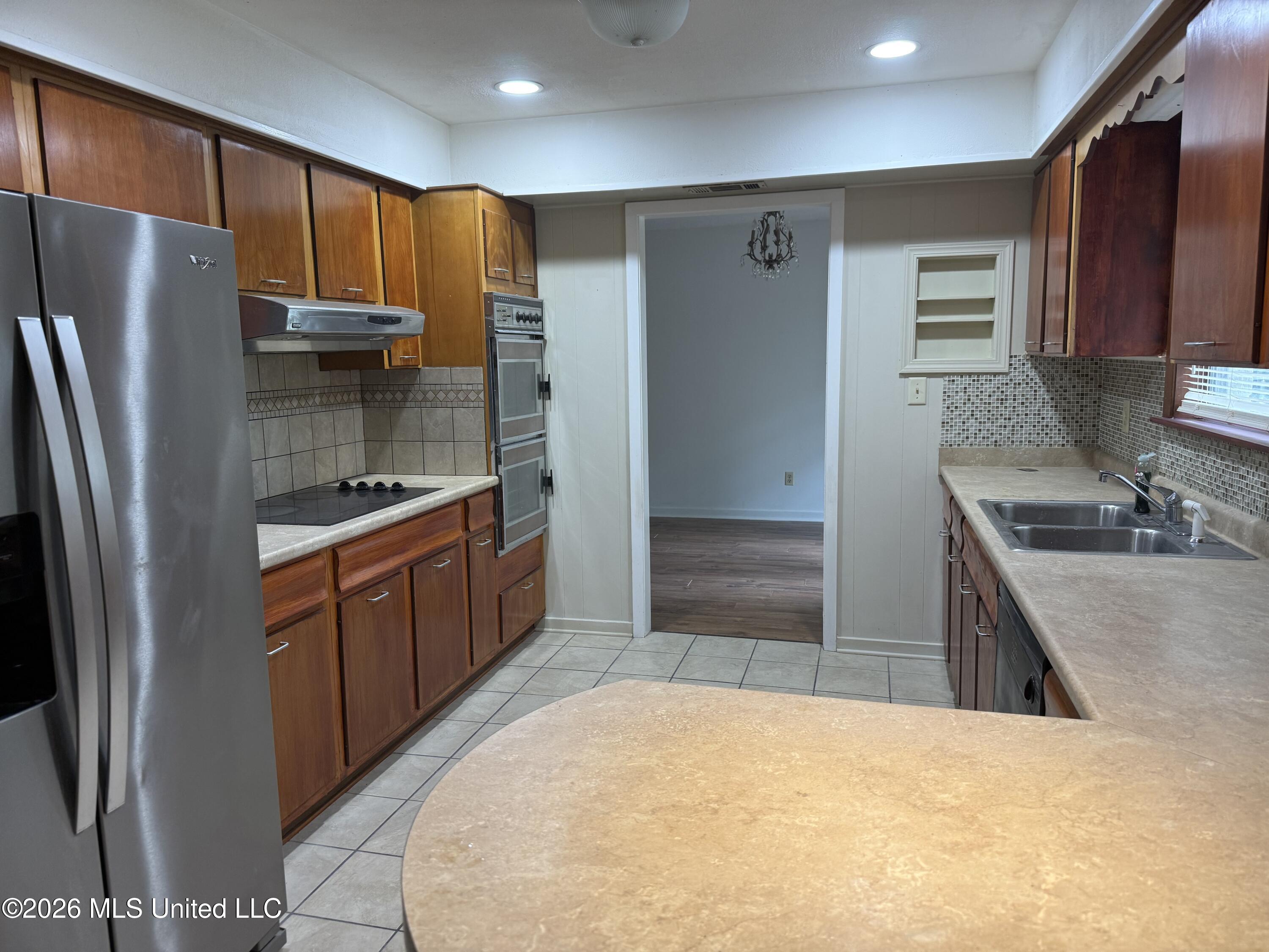 2265 Popps Ferry Property Photo 17
