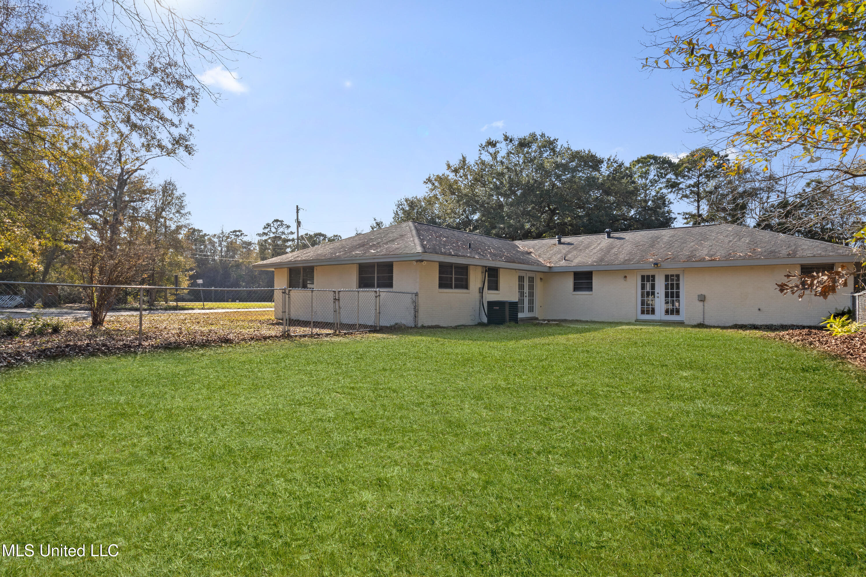 2265 Popps Ferry Property Photo 36