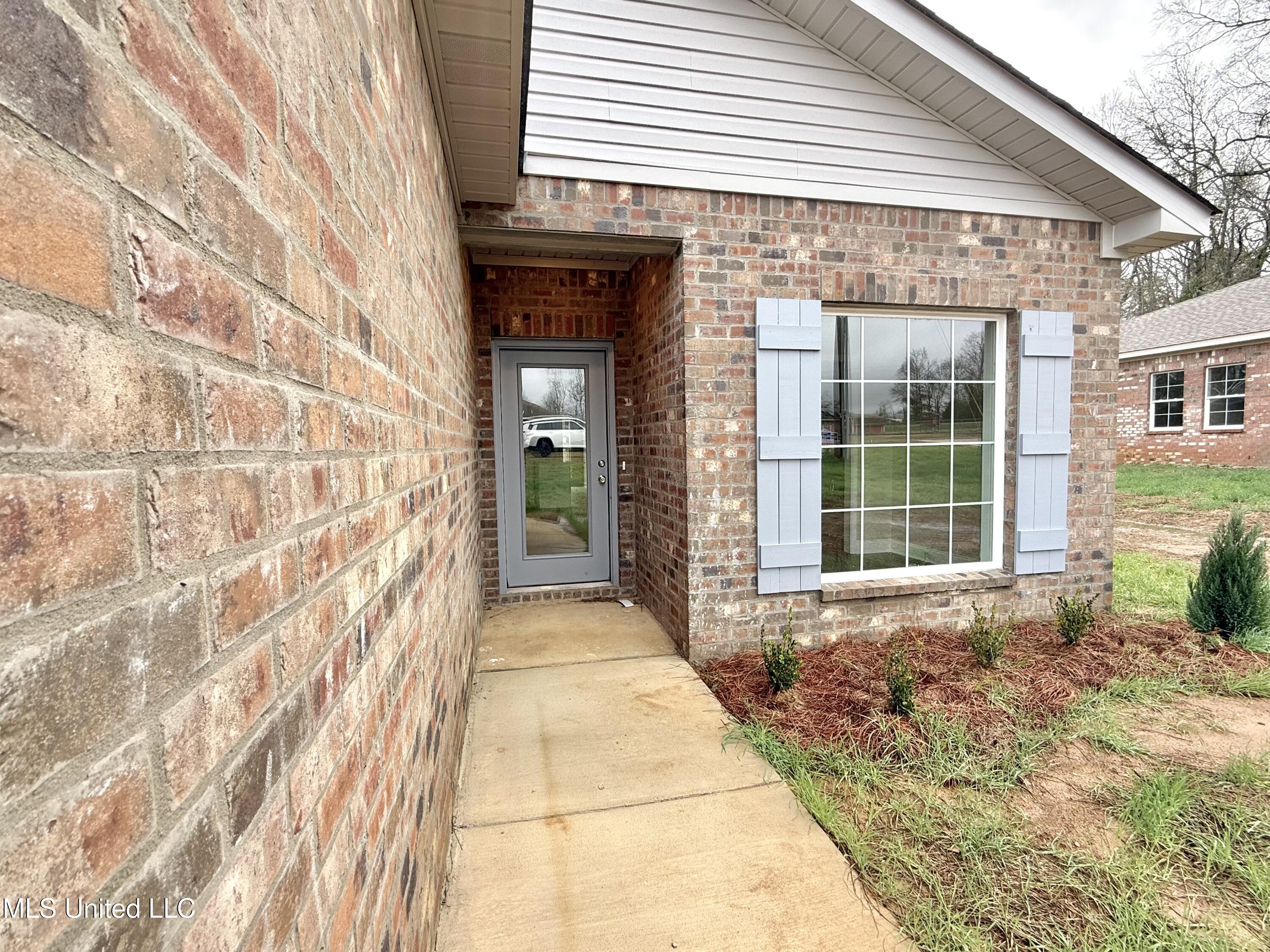 1010 Shiloh Lane Property Photo 2