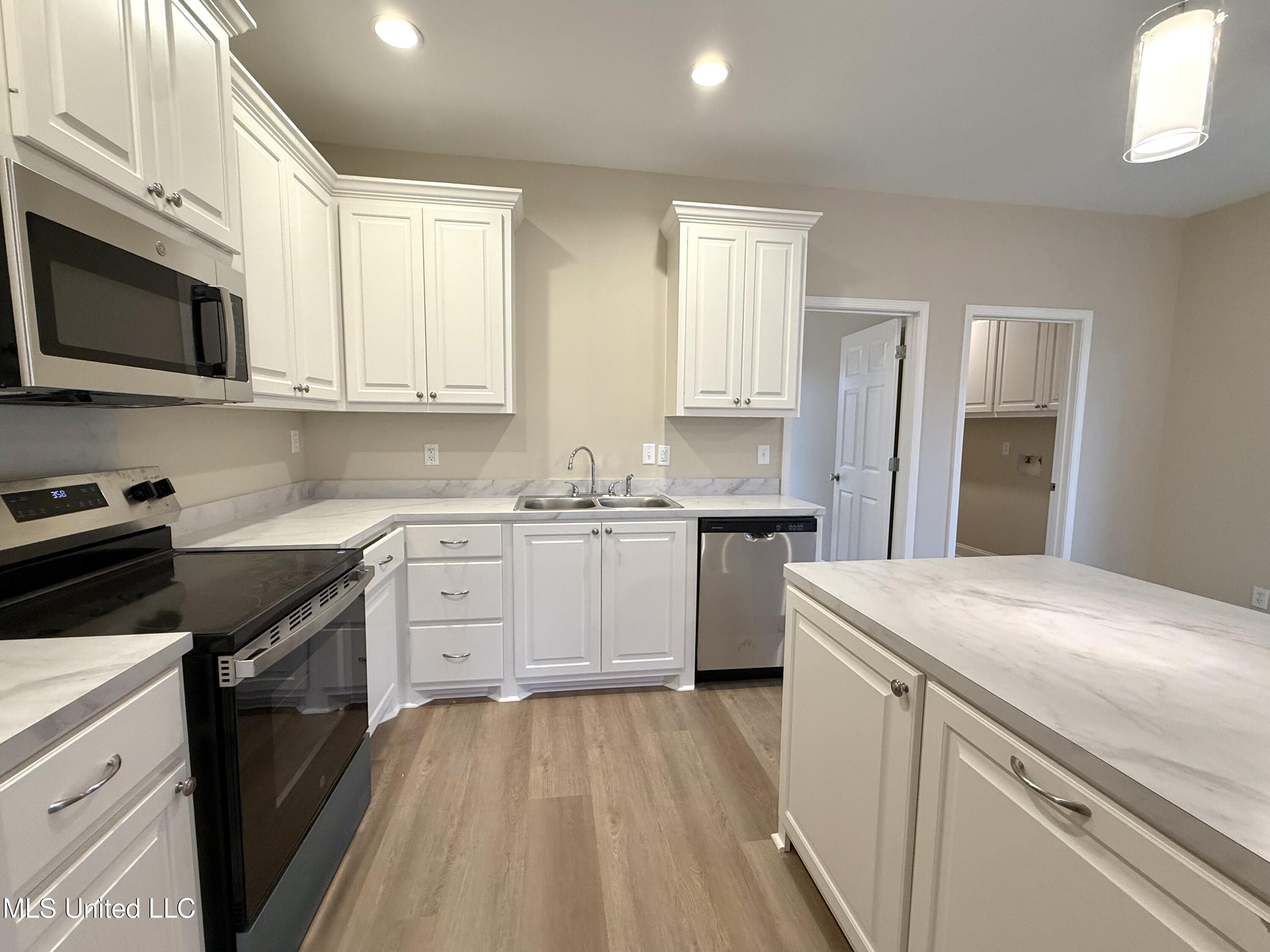 1010 Shiloh Lane Property Photo 8