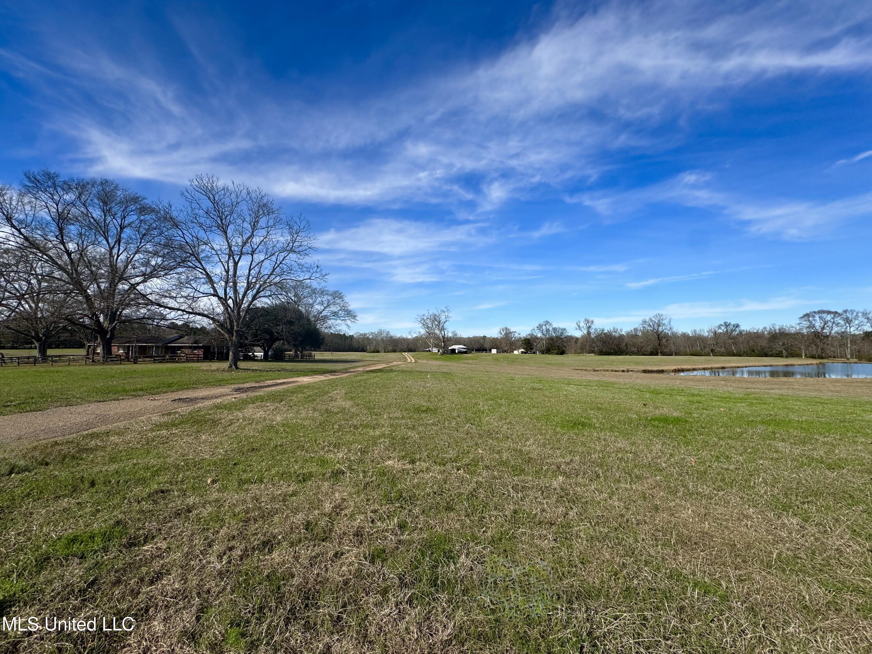 2720 Davis Road Property Photo 4
