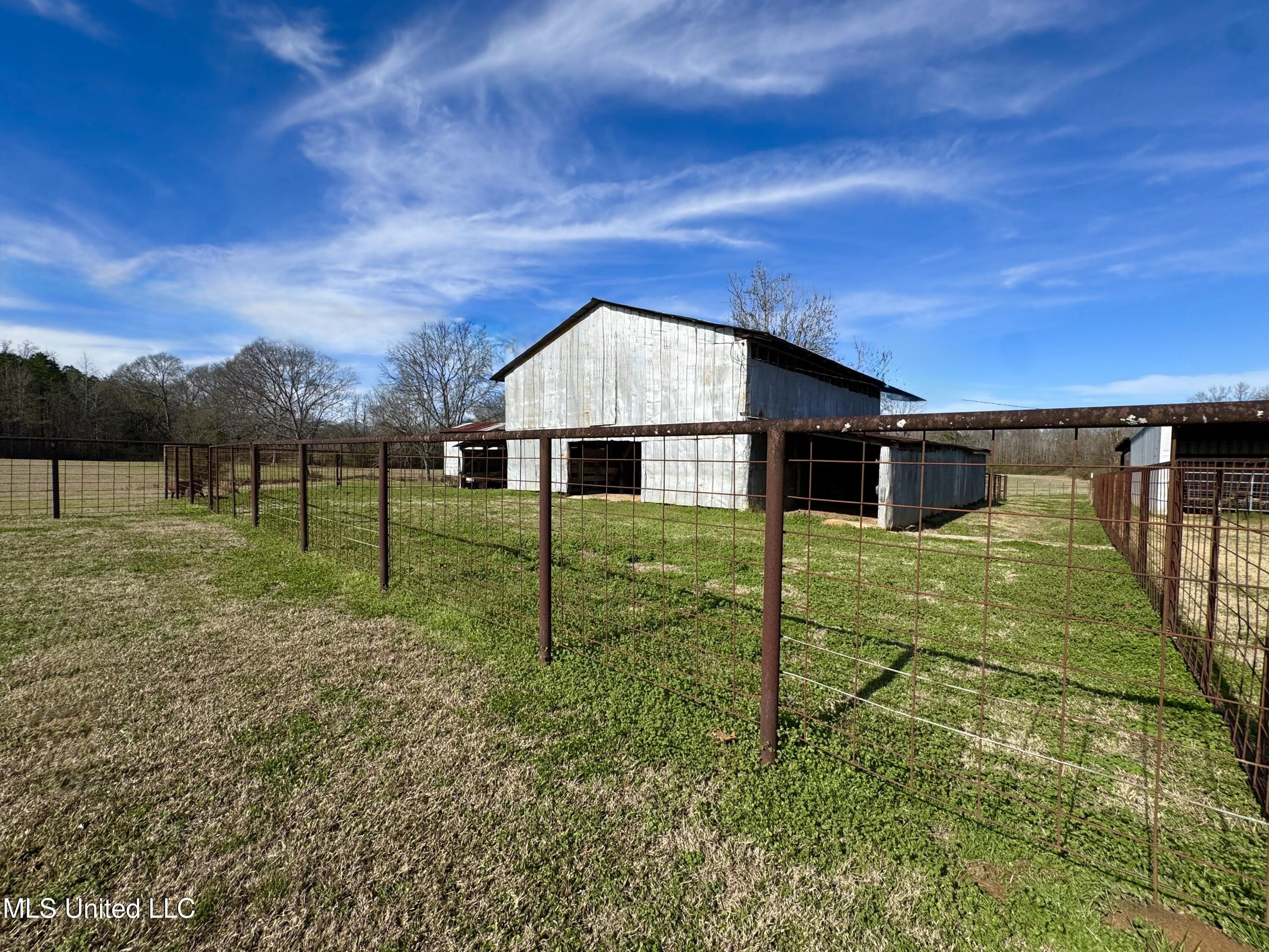 2720 Davis Road Property Photo 19