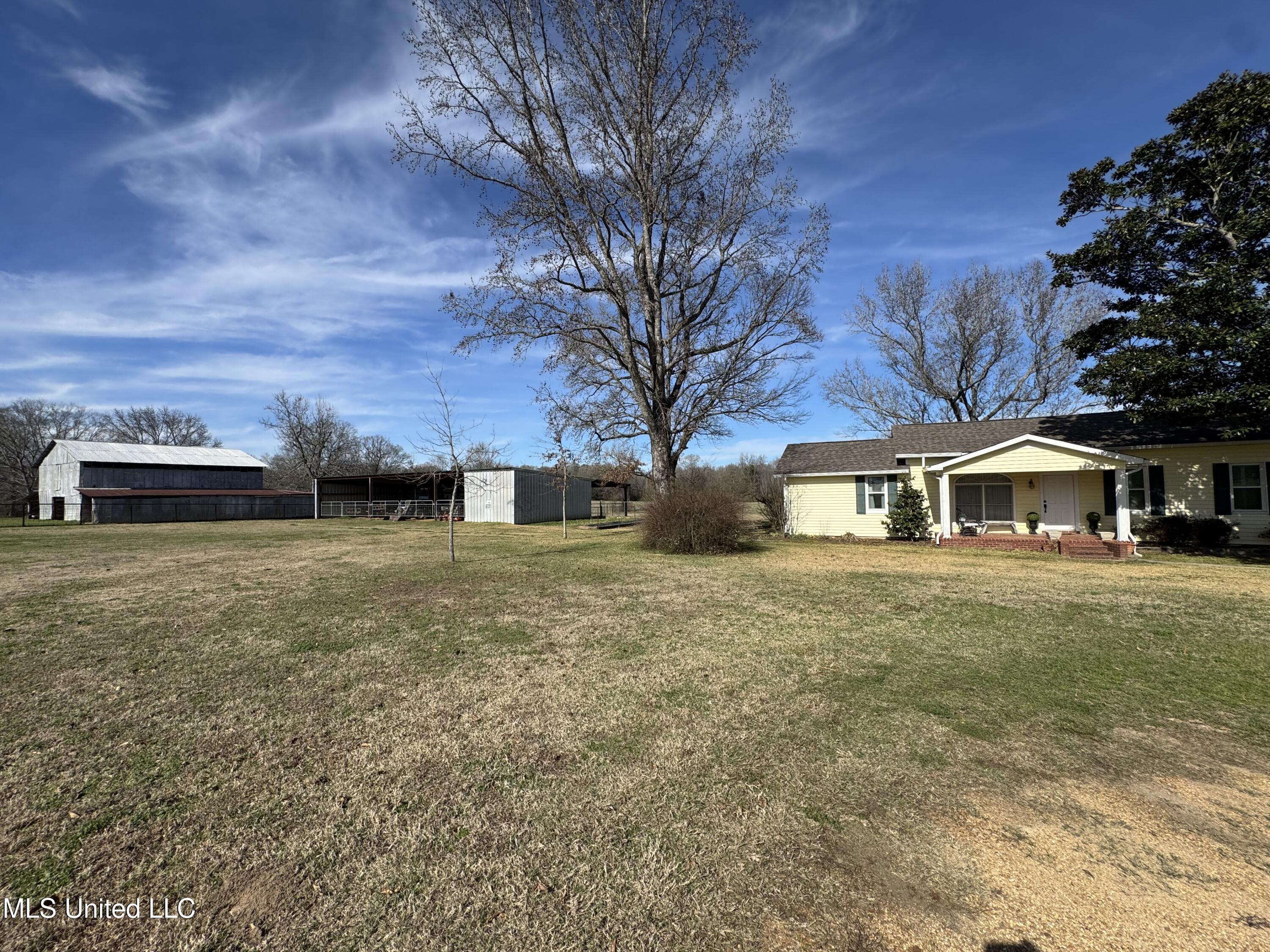 2720 Davis Road Property Photo 22