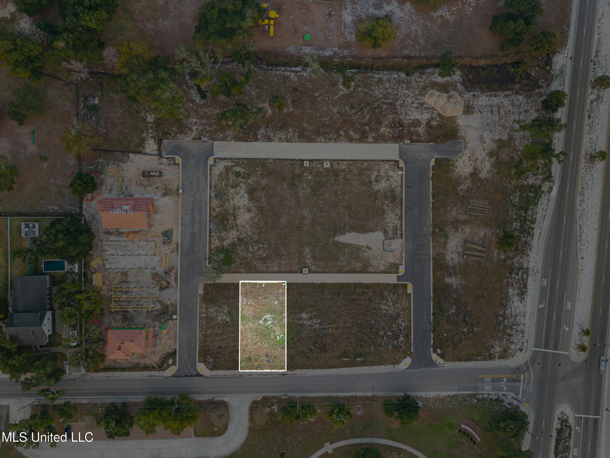 114 Henderson Avenue Property Photo 7