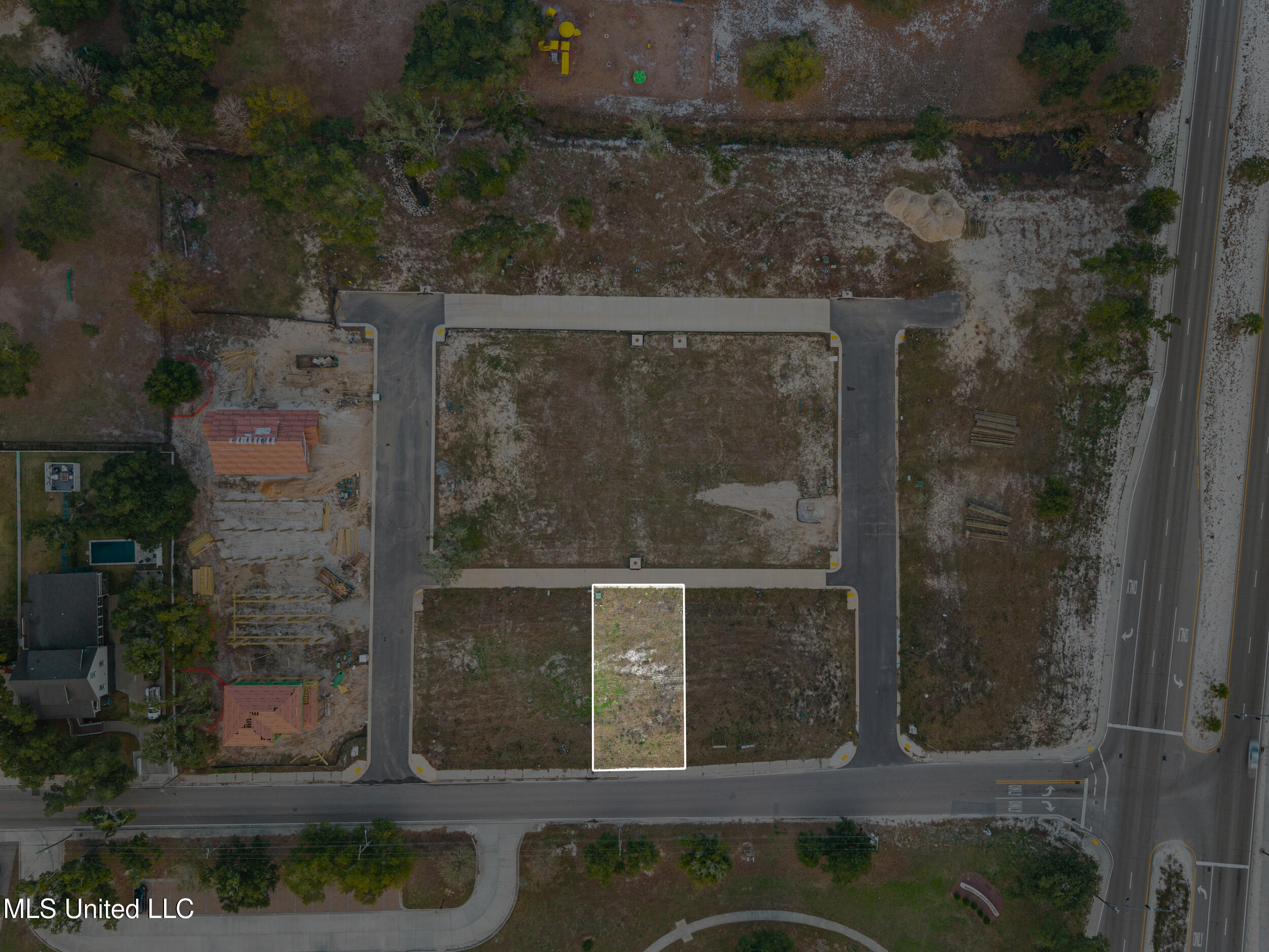115 Henderson Avenue Property Photo 7
