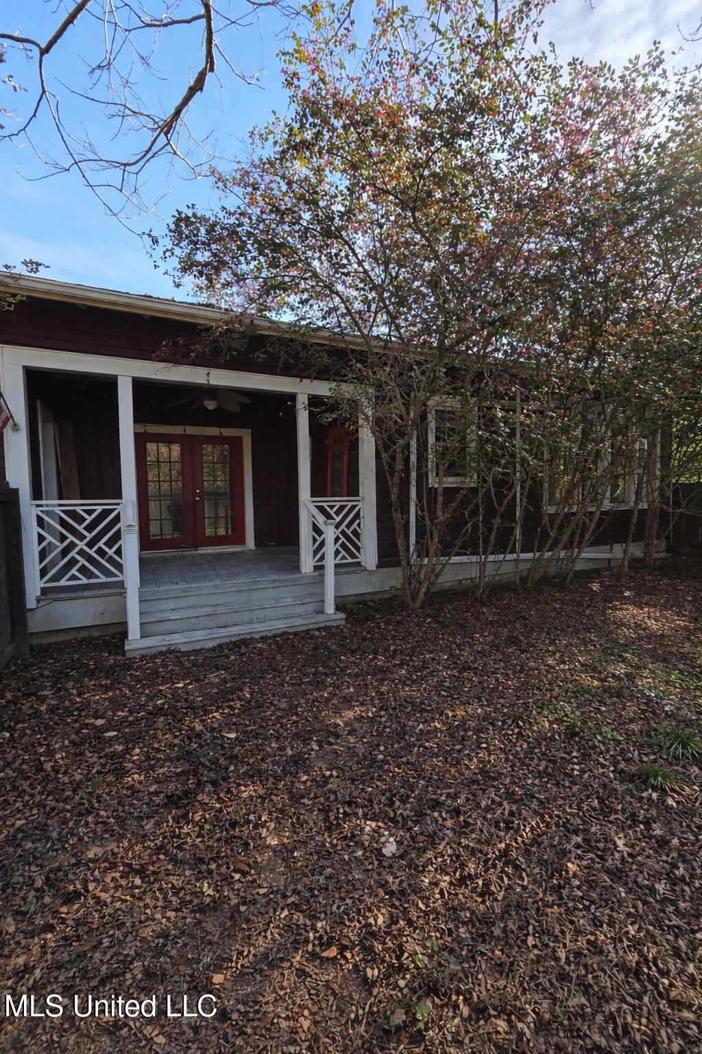 1079 Beech Street Property Photo 2