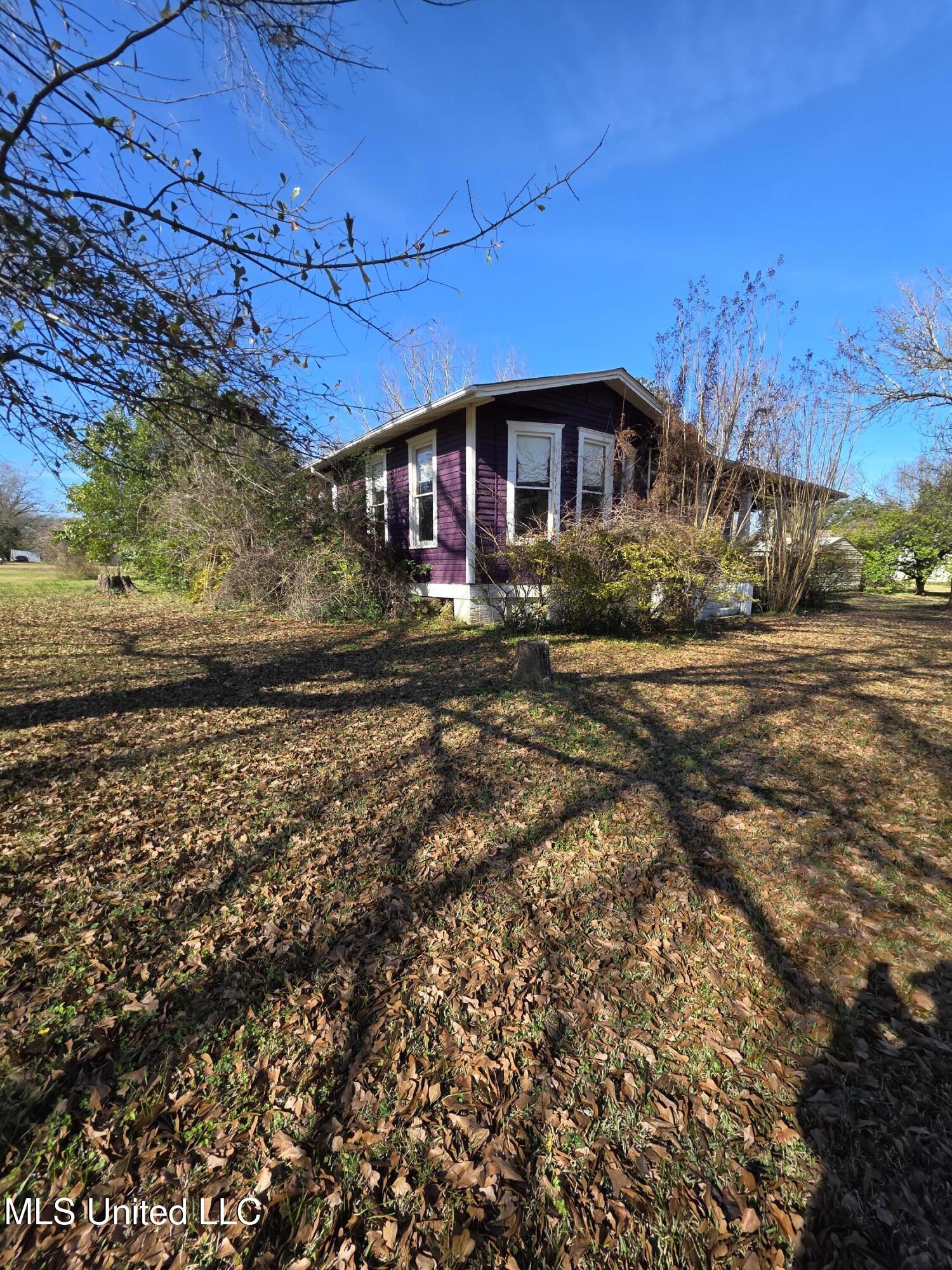 1079 Beech Street Property Photo 4