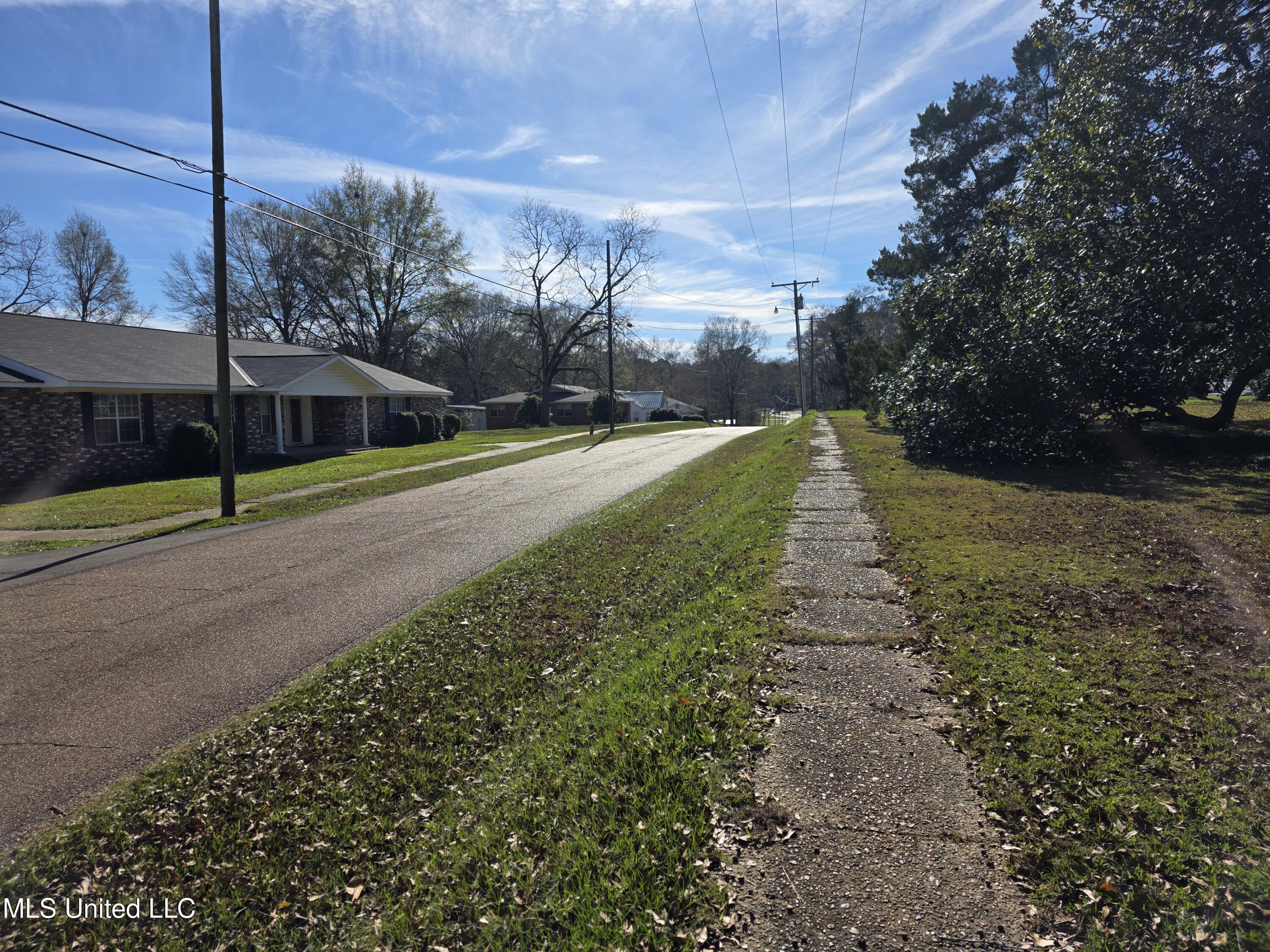 1079 Beech Street Property Photo 6