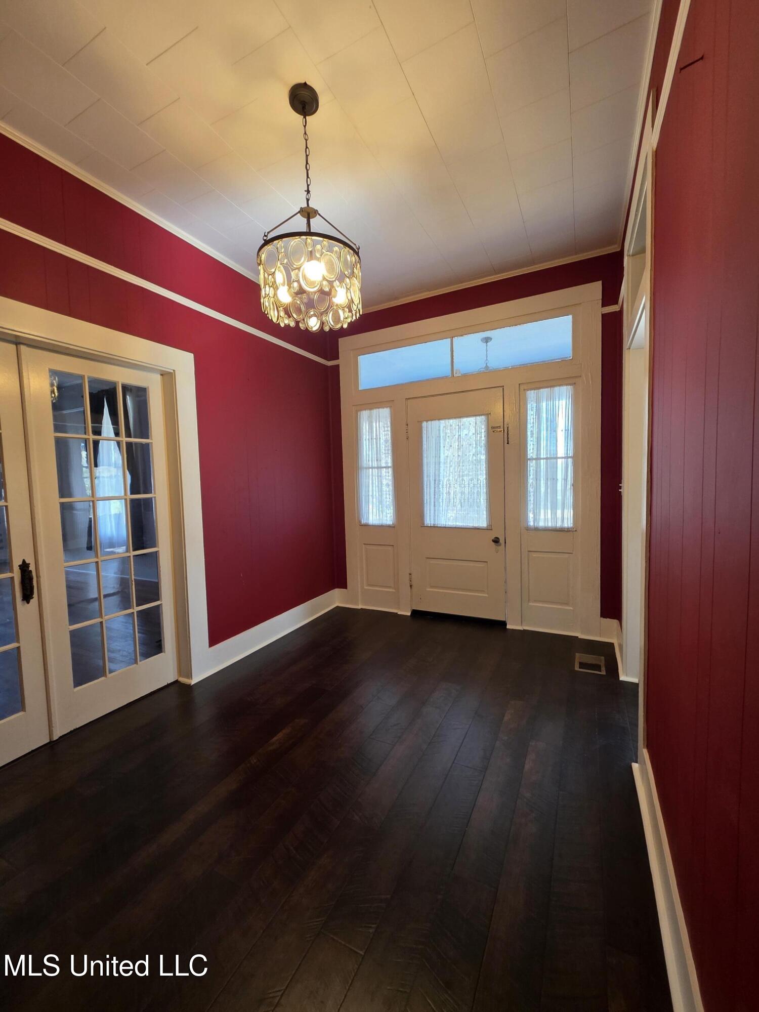1079 Beech Street Property Photo 18