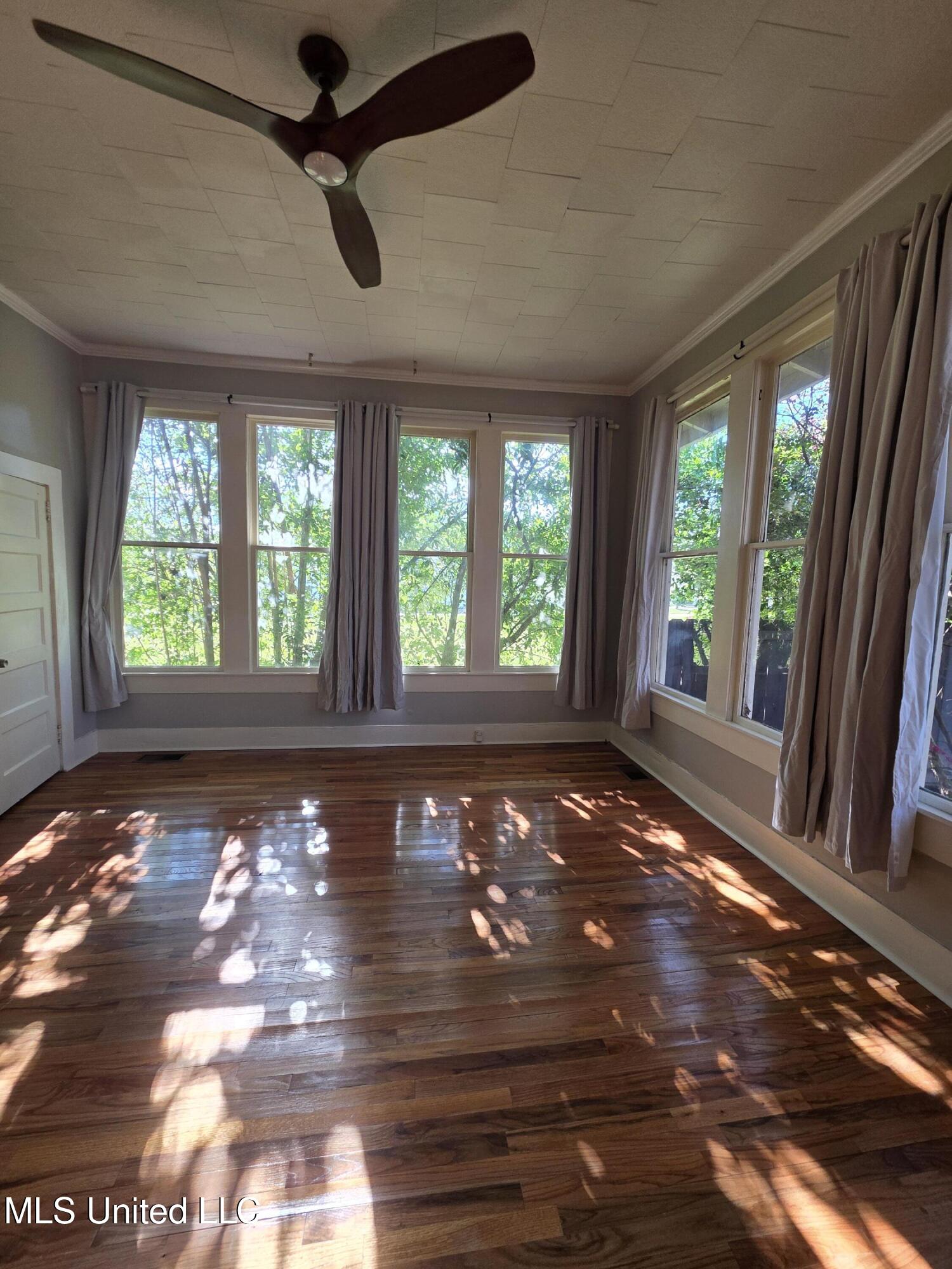 1079 Beech Street Property Photo 24