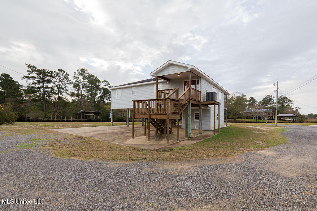 16033 Dennies Drive Property Photo 1
