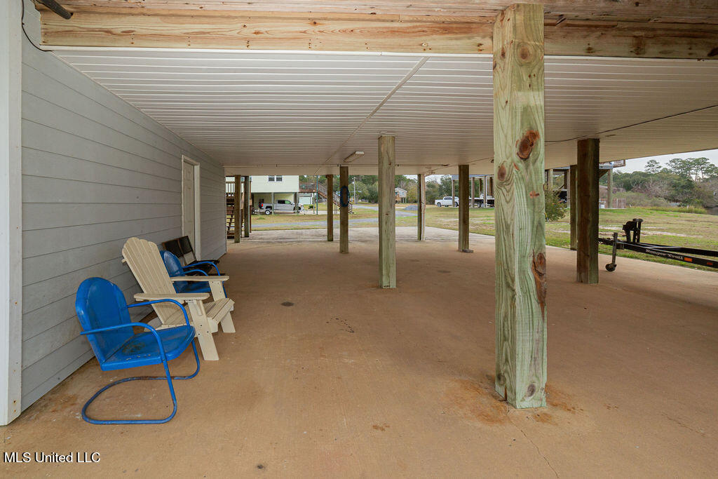 16033 Dennies Drive Property Photo 7