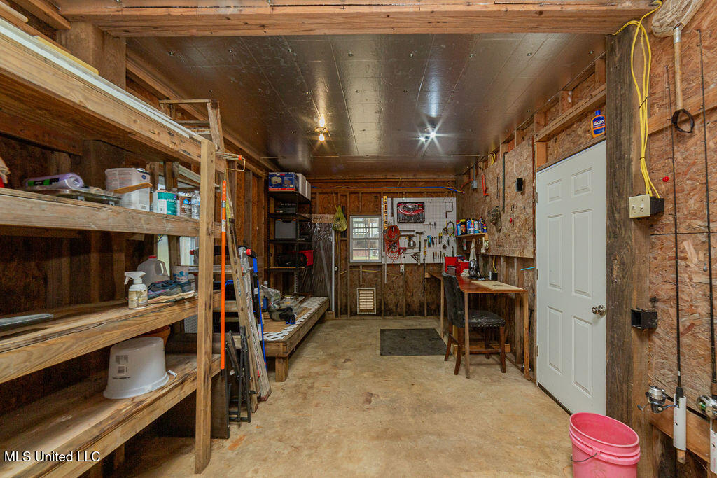 16033 Dennies Drive Property Photo 9
