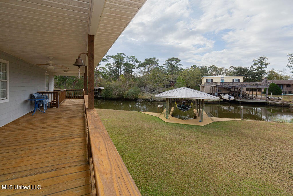 16033 Dennies Drive Property Photo 10