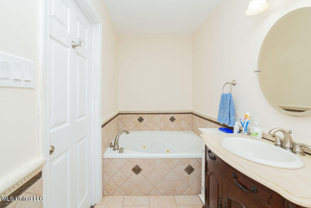 16033 Dennies Drive Property Photo 15