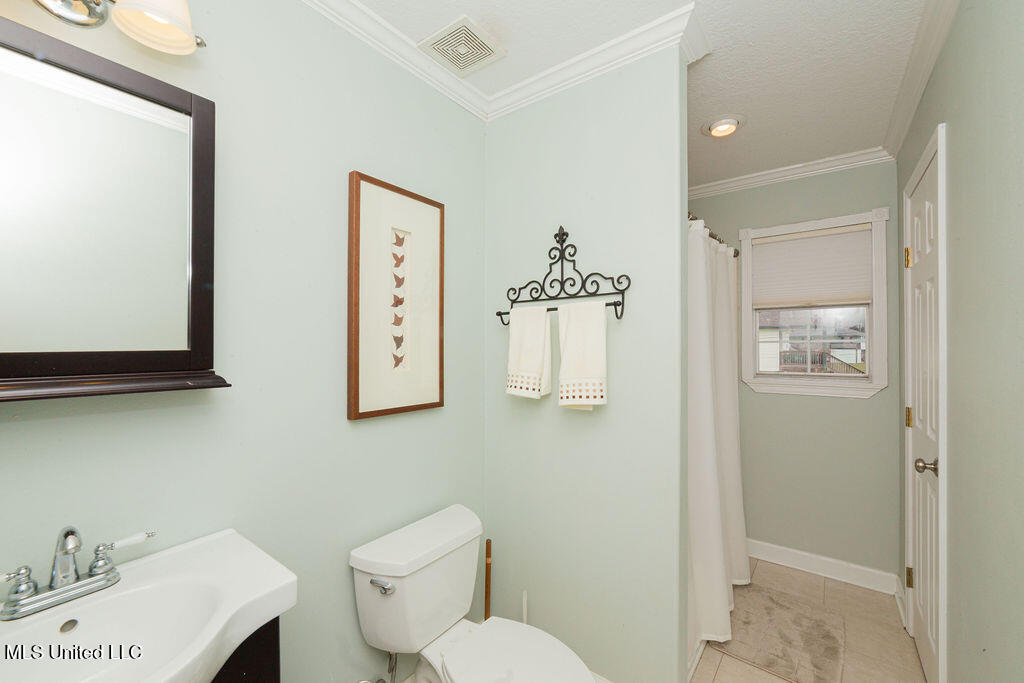 16033 Dennies Drive Property Photo 19