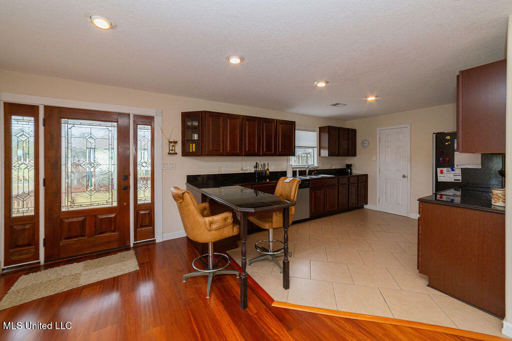 16033 Dennies Drive Property Photo 24