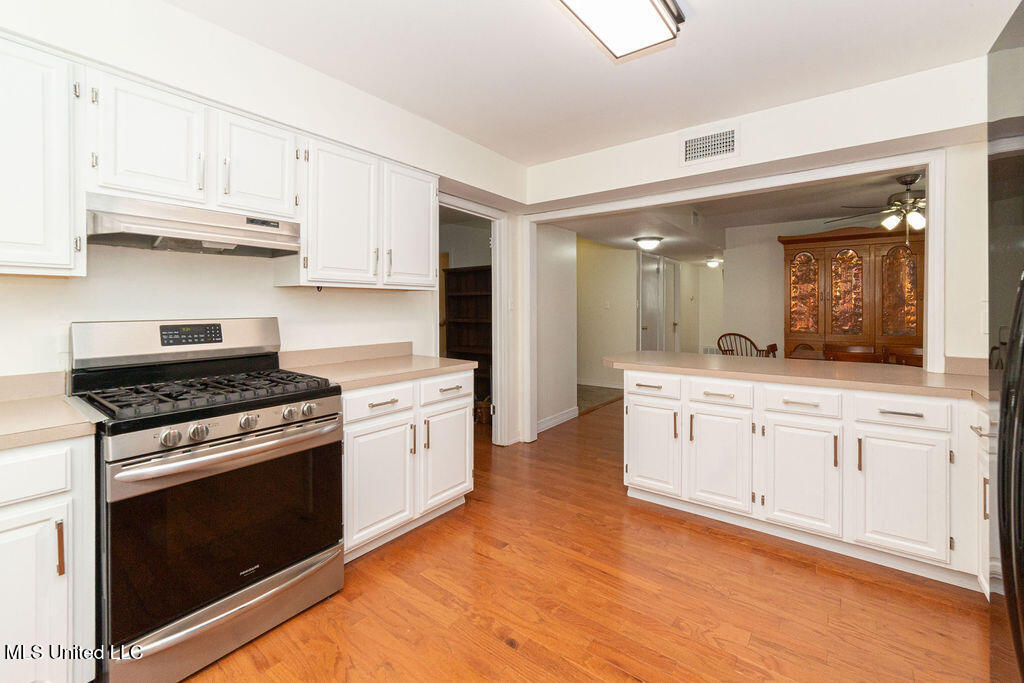 114 Menge Avenue Property Photo 10