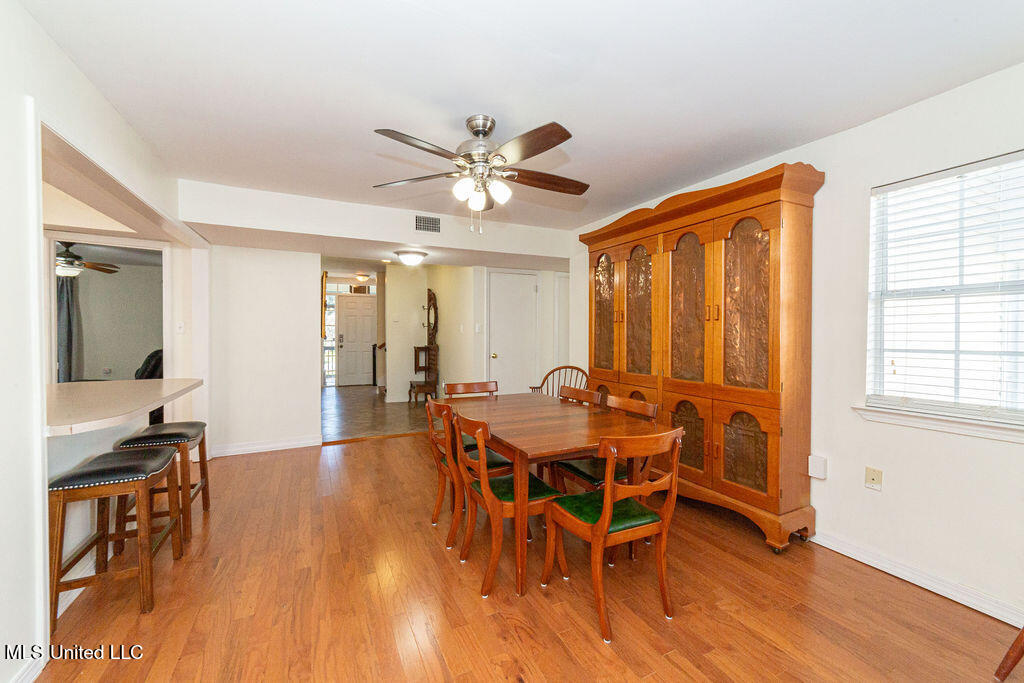 114 Menge Avenue Property Photo 11