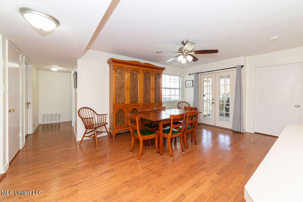 114 Menge Avenue Property Photo 13