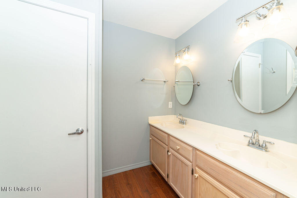 114 Menge Avenue Property Photo 19