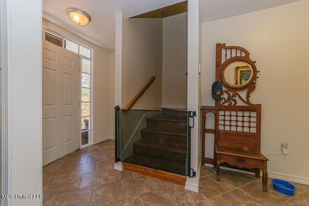 114 Menge Avenue Property Photo 28