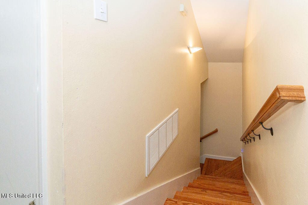114 Menge Avenue Property Photo 29