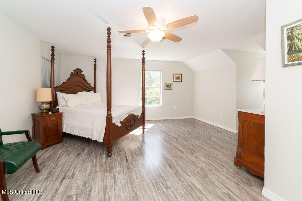 114 Menge Avenue Property Photo 32