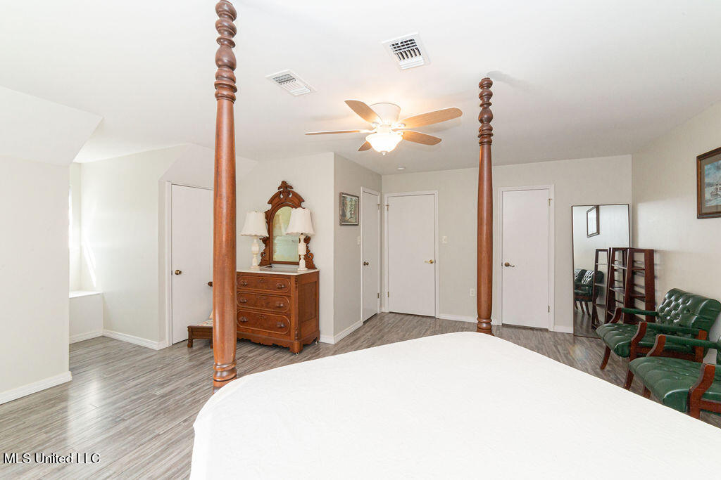 114 Menge Avenue Property Photo 34