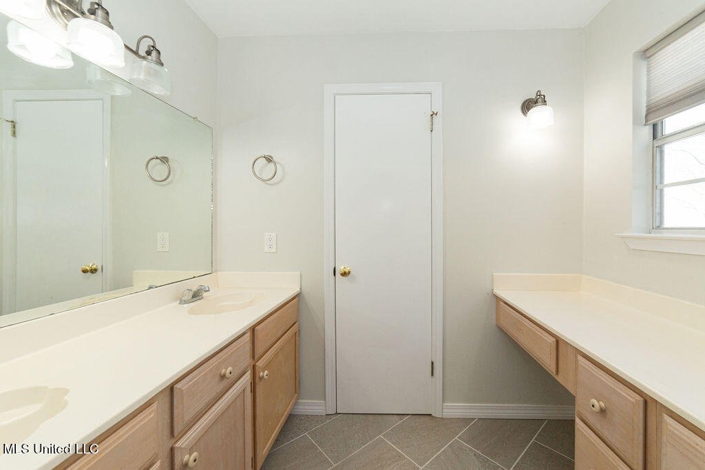 114 Menge Avenue Property Photo 38