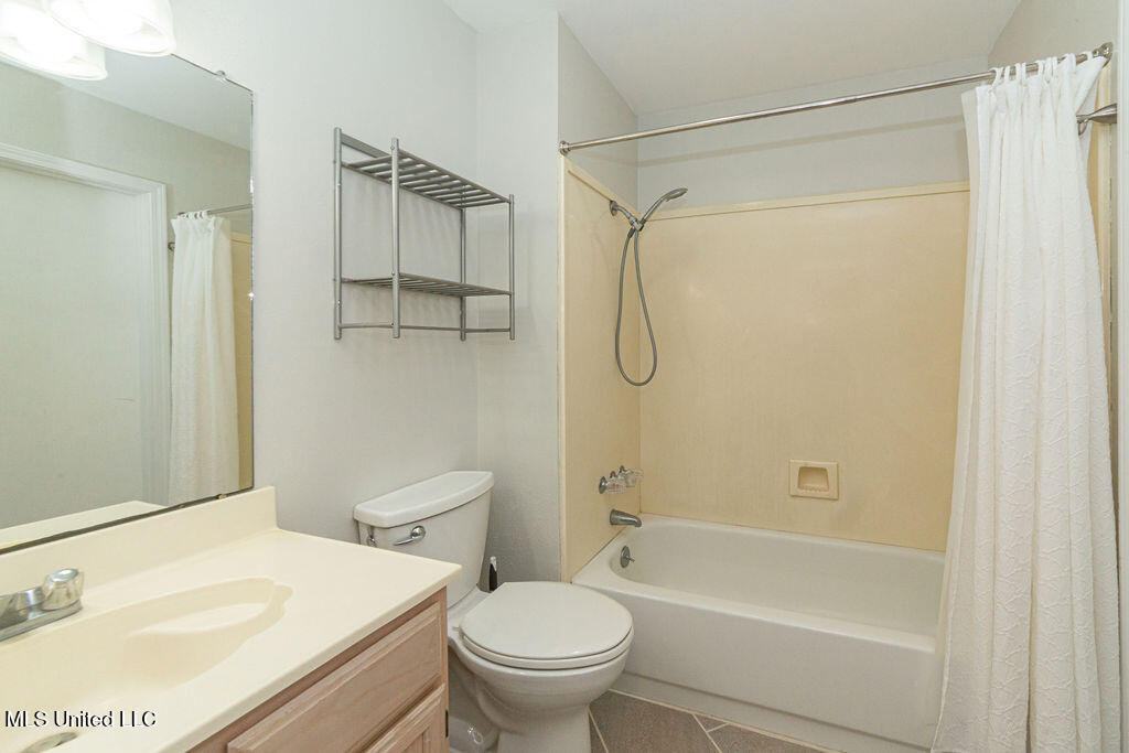 114 Menge Avenue Property Photo 39