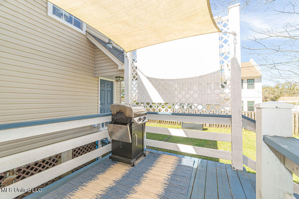 114 Menge Avenue Property Photo 41