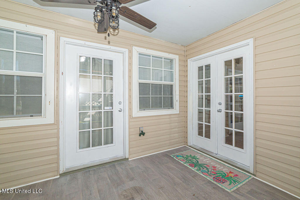 114 Menge Avenue Property Photo 43