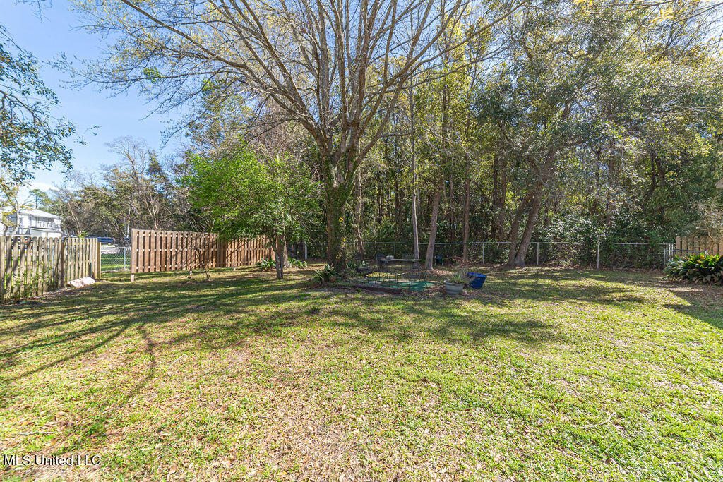 114 Menge Avenue Property Photo 45