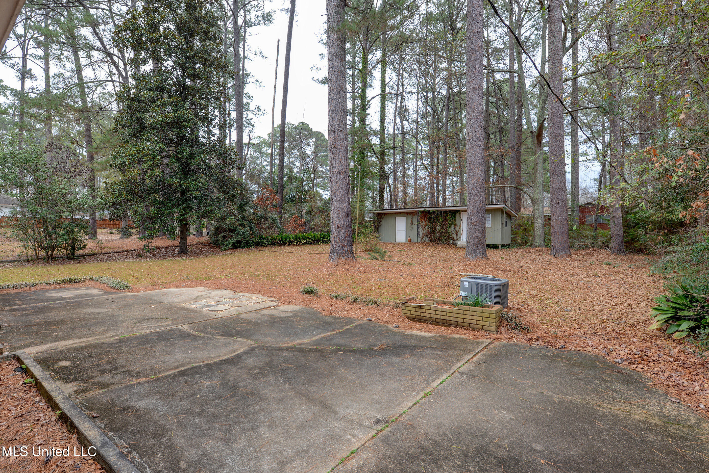 735 Forest Park Circle Property Photo 5
