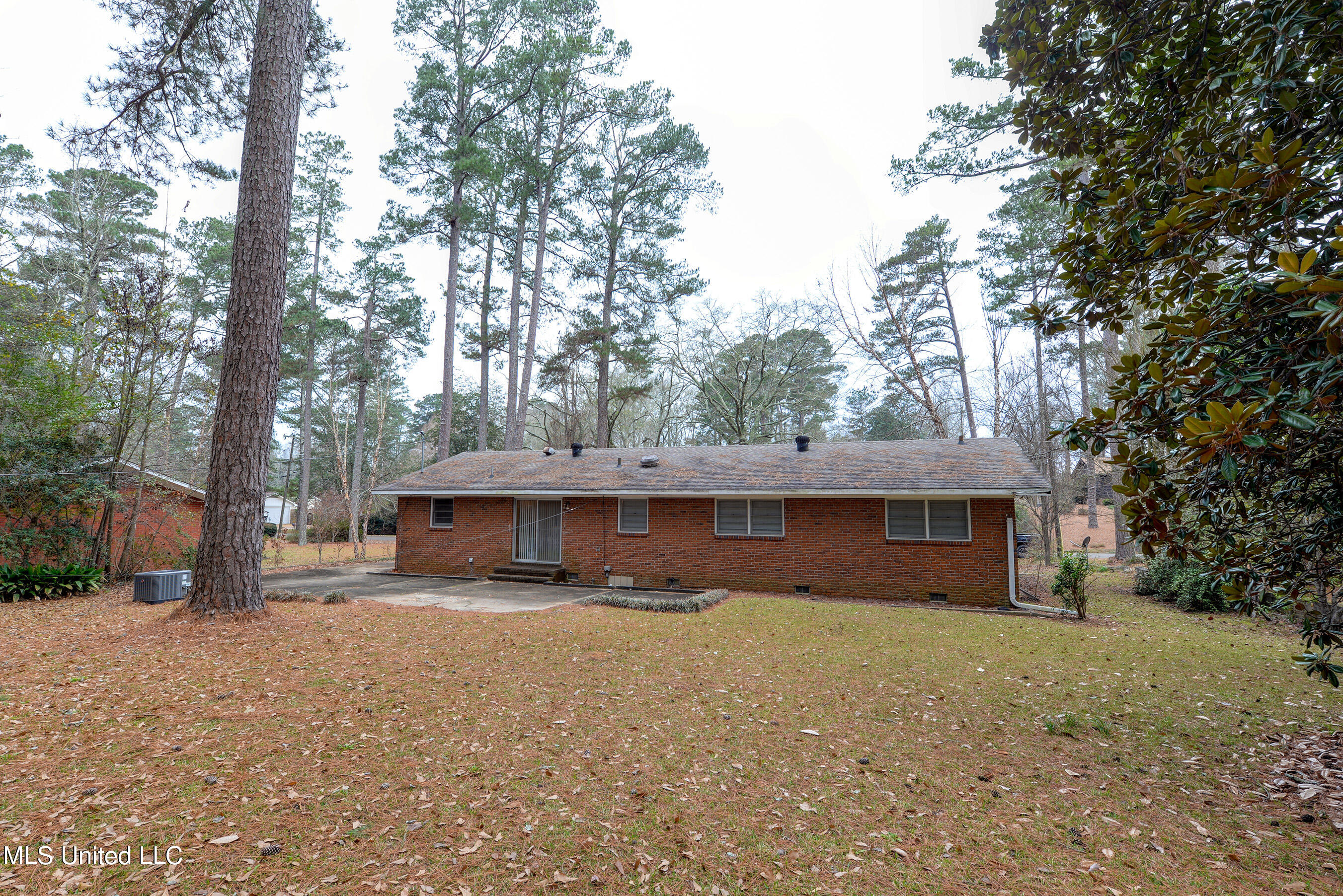 735 Forest Park Circle Property Photo 7
