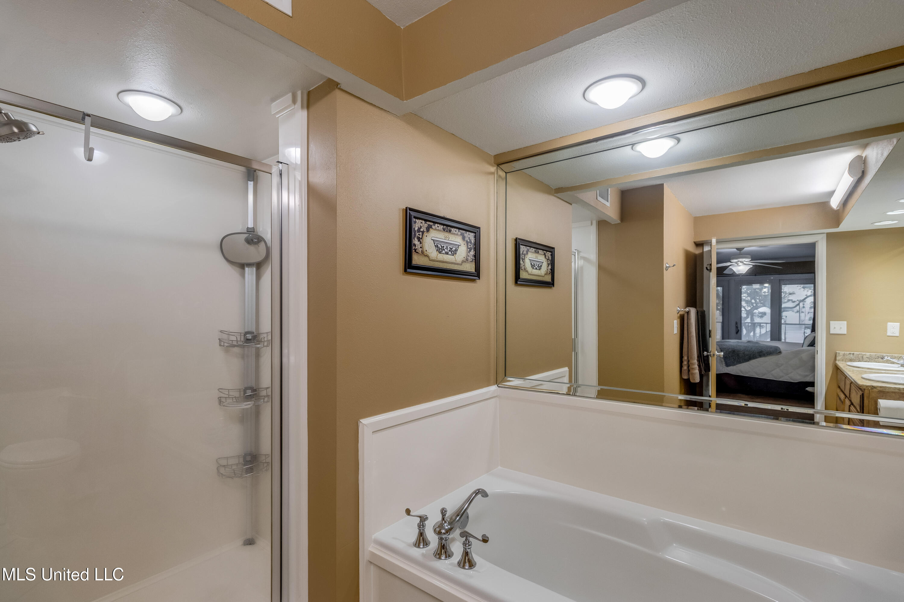 2046 Beach Boulevard Property Photo 18