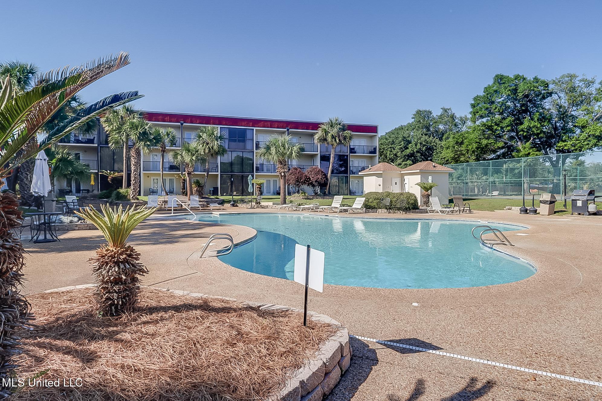 2046 Beach Boulevard Property Photo 22