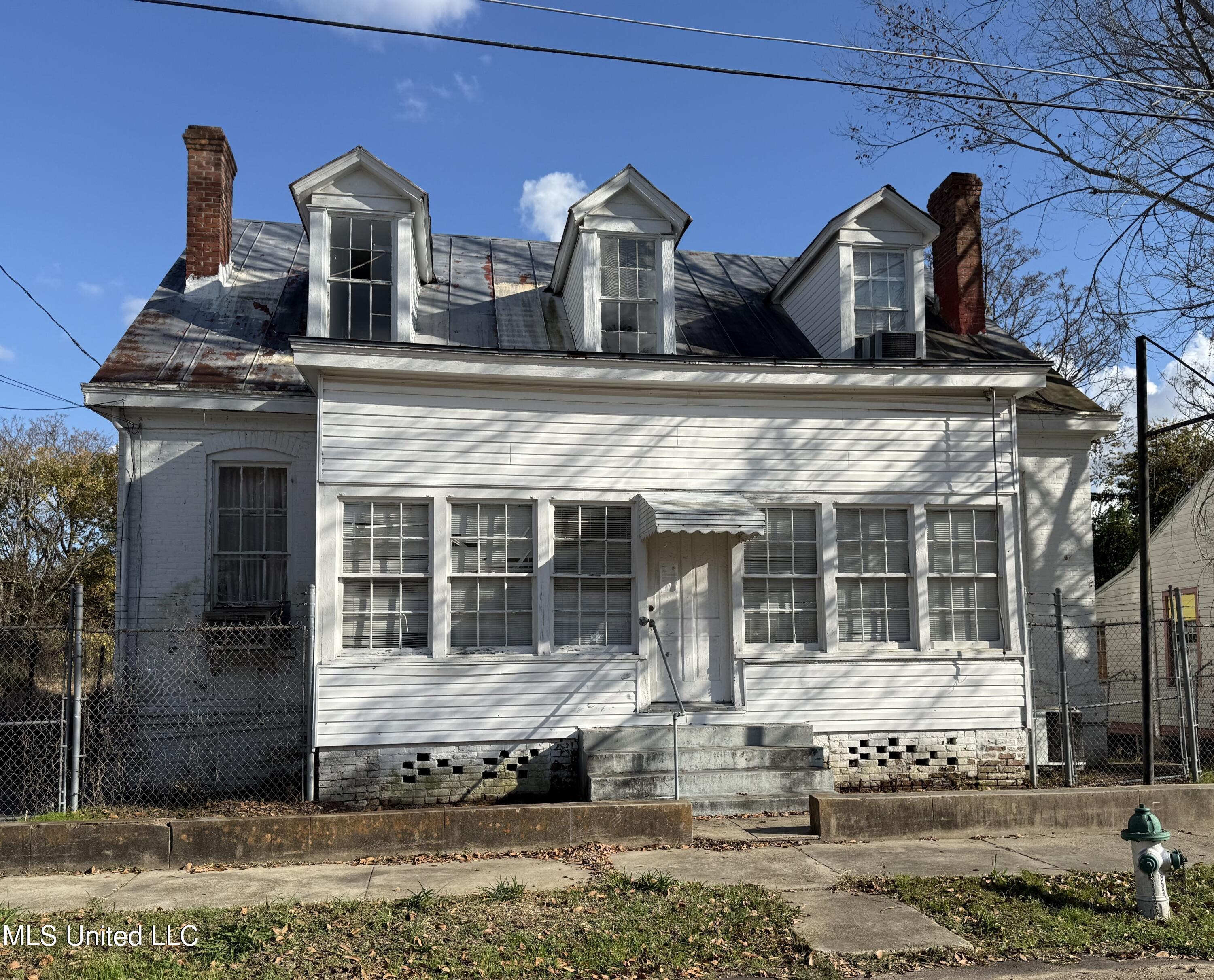 17 Old Devereaux Street Property Photo 1