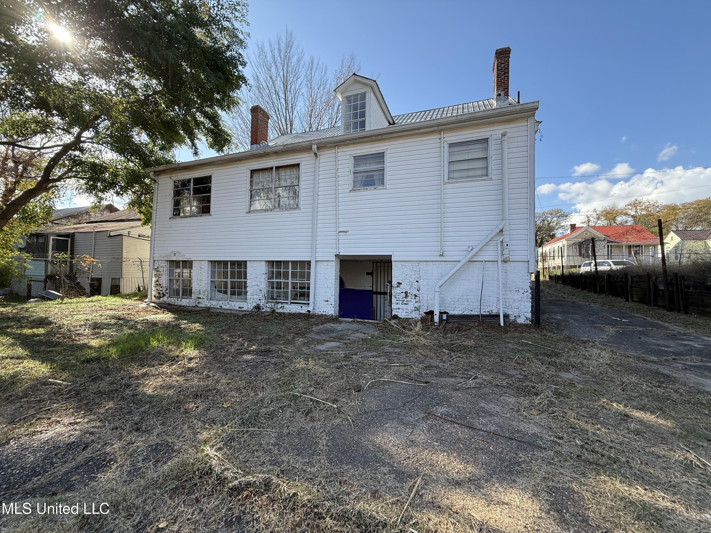 17 Old Devereaux Street Property Photo 6